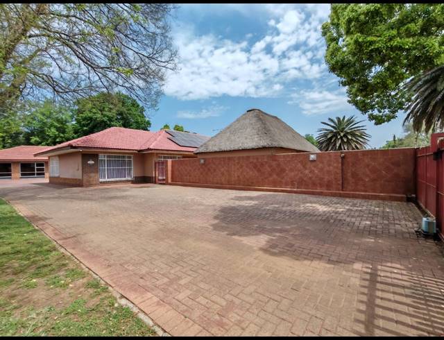4 BEDROOM HOUSE FOR SALE IN ARCON PARK